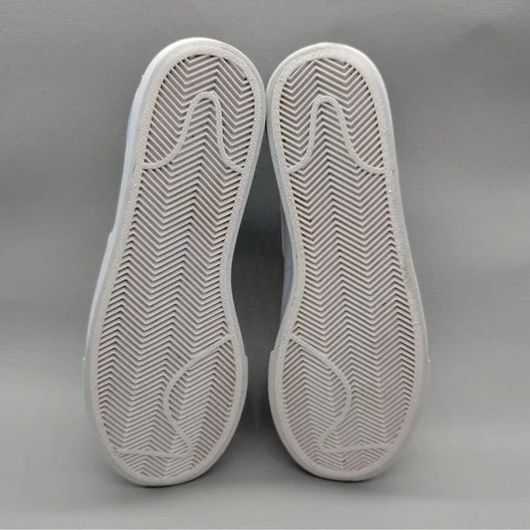 Nike Women's White and Blue Sneakers - Picture 6 of 8